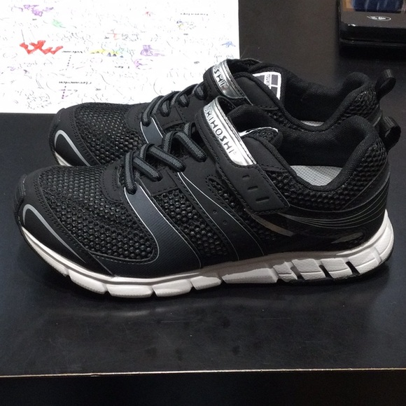 Tsukihosi velocity black/silver NWT NIB - Picture 2 of 4